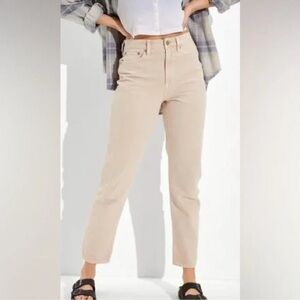 American Eagle Mom High Rise Straight Leg Jean Cream  Size 6